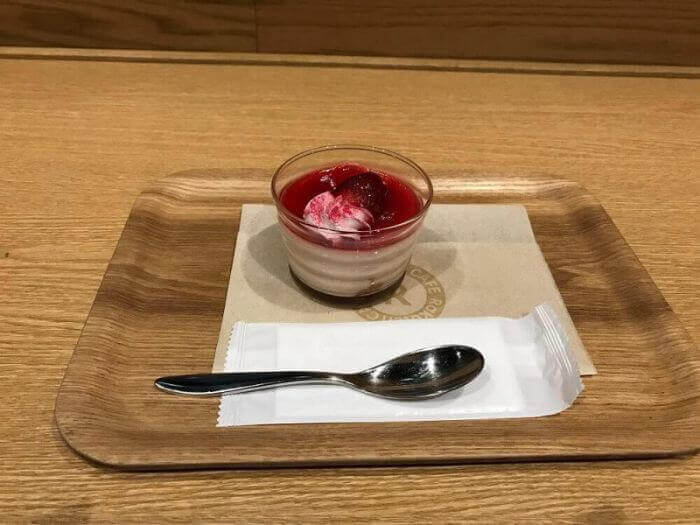 楽天カフェのストロベリーシルキーティラミス